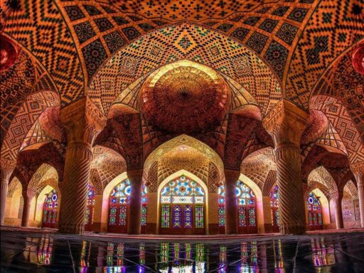 Exploring the Stunning Nasir al-Mulk Mosque (Pink Mosque) of Shiraz