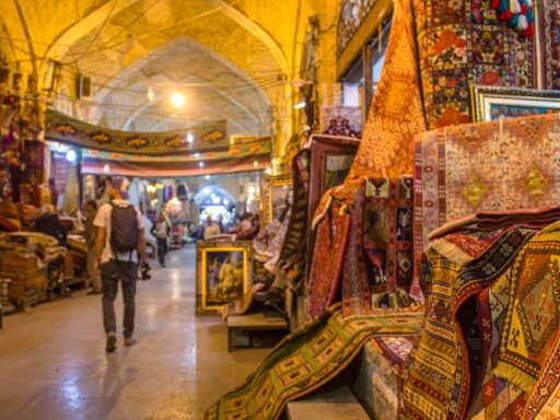 Chabahar Bazaar: A Vibrant Tapestry of Sights, Sounds, and Flavors
