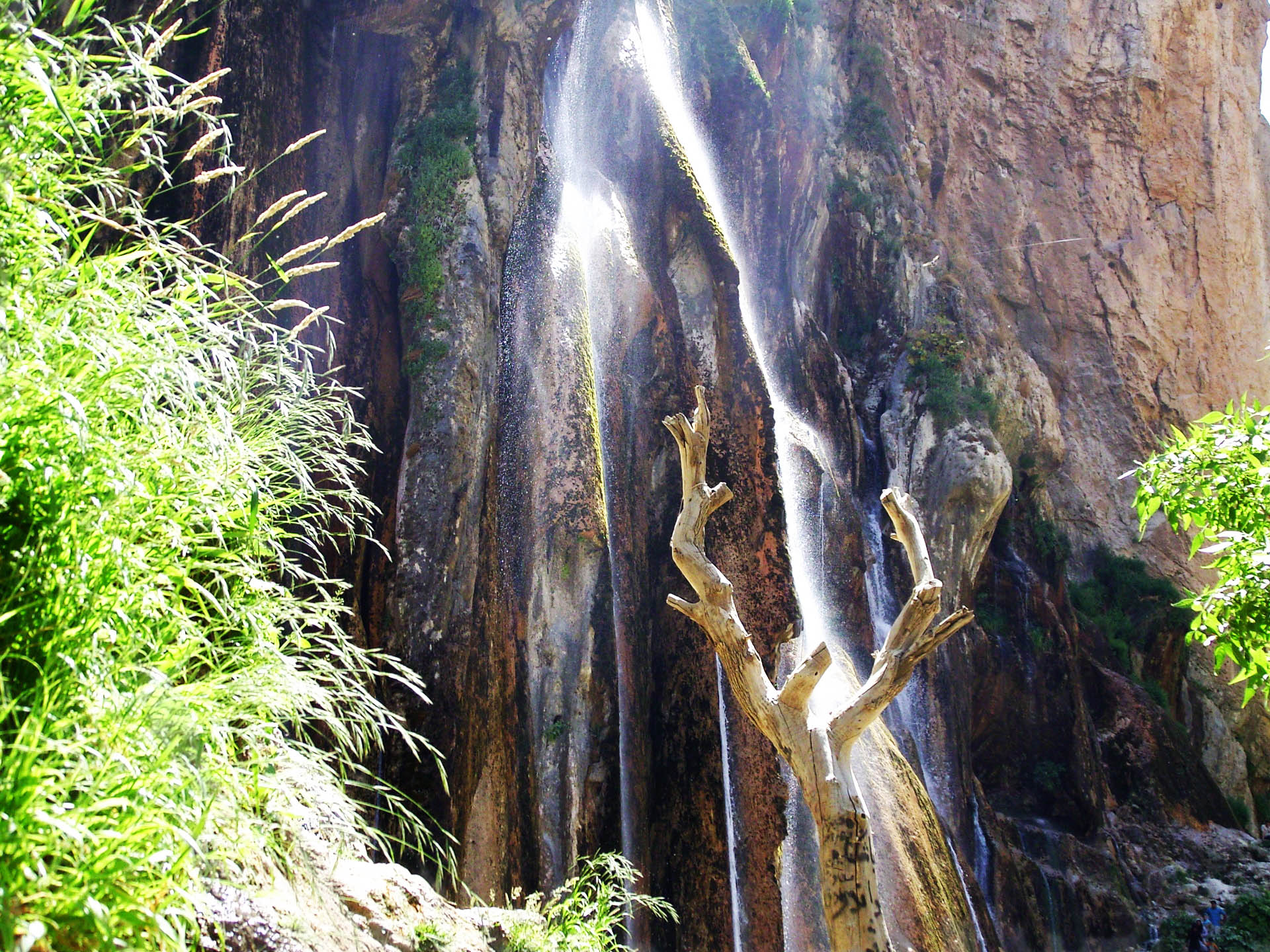 Margoon Waterfall: Iran's Natural Gem